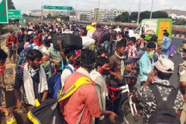 Police Lathi Charge on Migrant Labour In Tadepalli