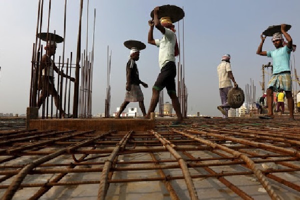 Centre asks states to arrange food and shelter for migrant workers