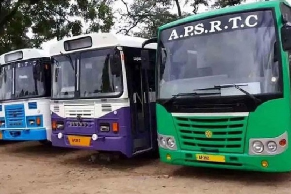 APSRTC Buses ready to take migrants who stranded in Hyderabad