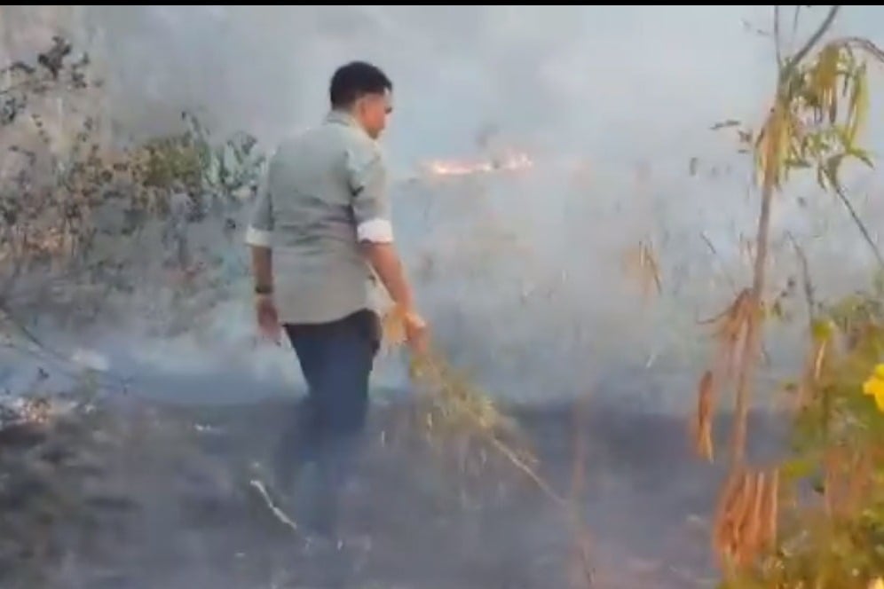 Actor Sayaji Shinde Put Off Fire On Maharashtra Hills