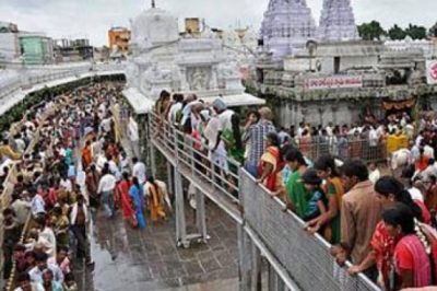 Devotees floats to Lord Siva temples in AP Telangana