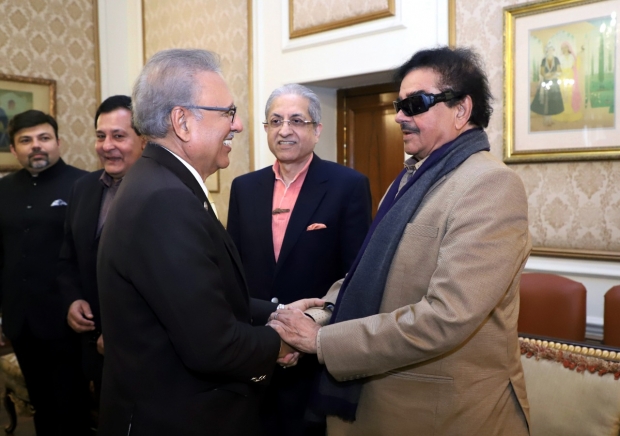 Shatrughan Sinha Meets Pak President In Lahore