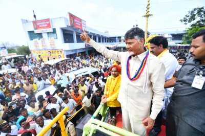 Chandrababu fires on YSRCP leaders at Martur rally