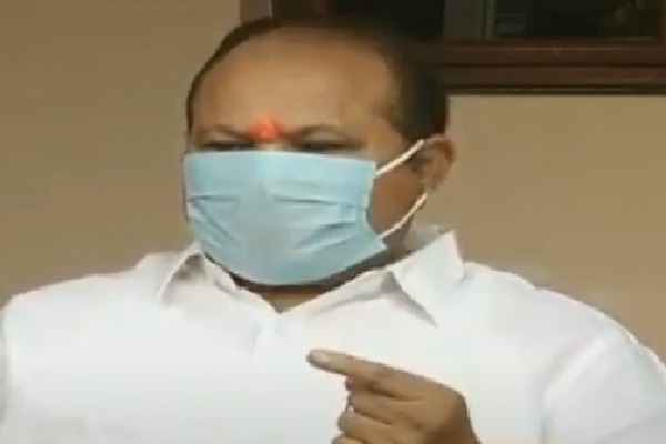 Kanna lLakshmi Narayana criticises MP Vijayasaireddy