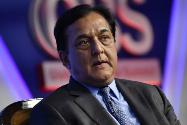 Look Out Notices To Yes Bank Founder Rana Kapoor Family