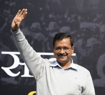 Kejriwal Takes Oath as CM on Valentines day 