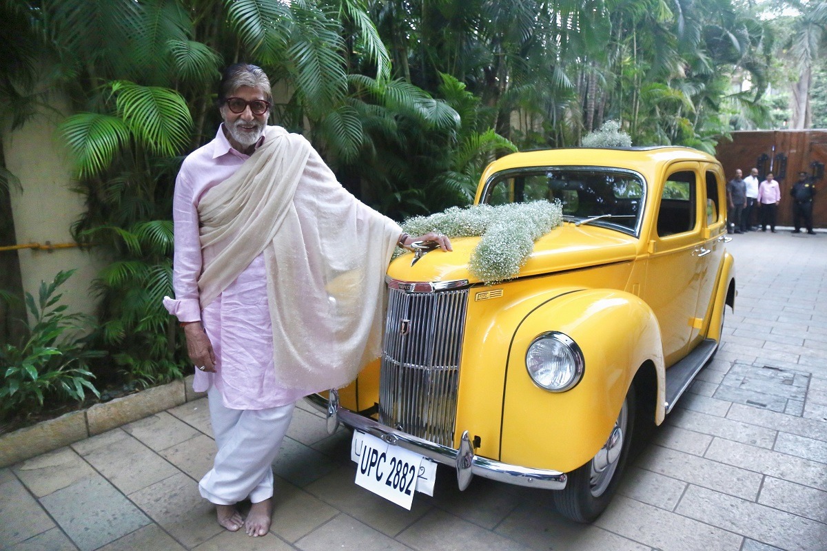 Amitabh Bachchan Left Speechless with This Vintage Car