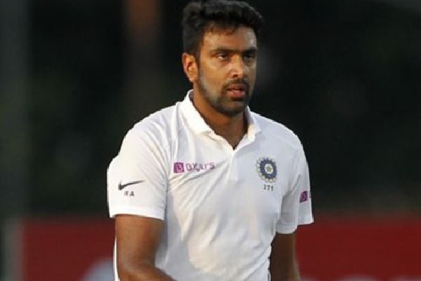 Ashwin supports Stark who left Aussies team from South Africa tour to watch wife in final