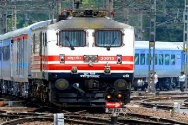 First train coming to Secunderabad railway station after lockdown
