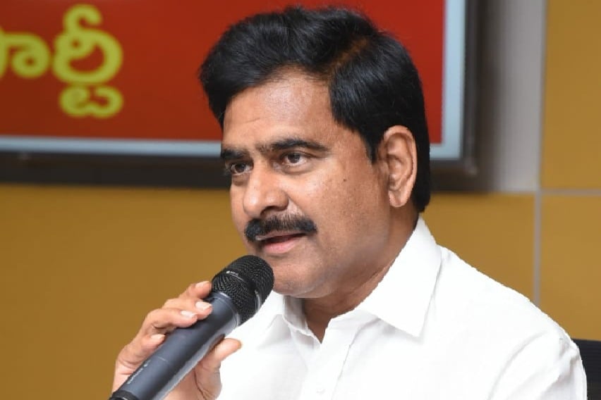 Devineni Uma doubts there is Jagan hand behind the attack