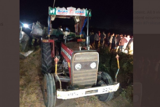 Dead bodies of Prakasham district accident send to Ongole RIMS