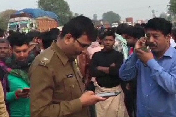 11 Dead After CarTractor Collision On Highway In Bihar