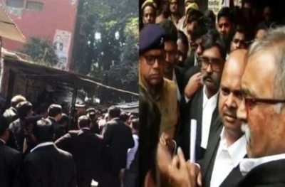 Bomb Explodes at Lucknow court