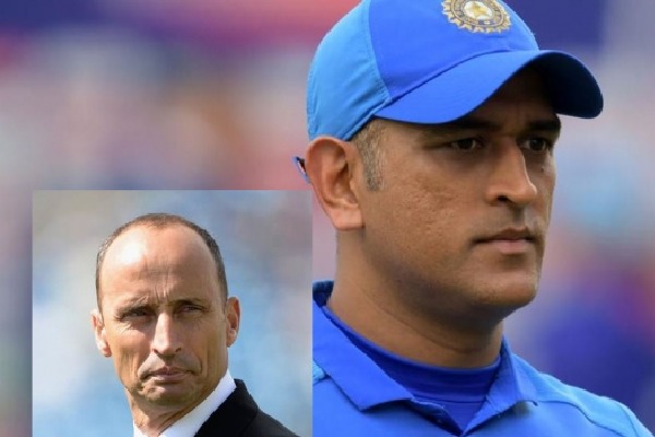Nasser Hussain joins the discussion over Dhoni retirement 