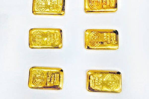 Police seized gold biscuits in Visakhapatnam Air port