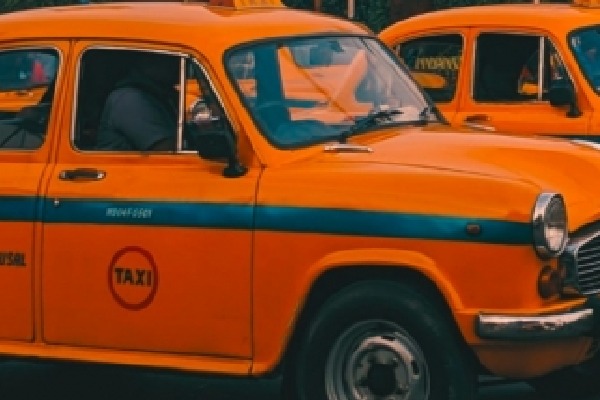 Kolakata  Yellow Taxis service going to begin