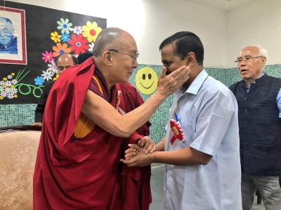 Dalai Lama Congratulates Kejriwal