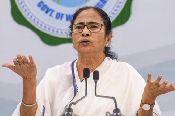 Mamata Banerjee criticises centre in Modis video conference
