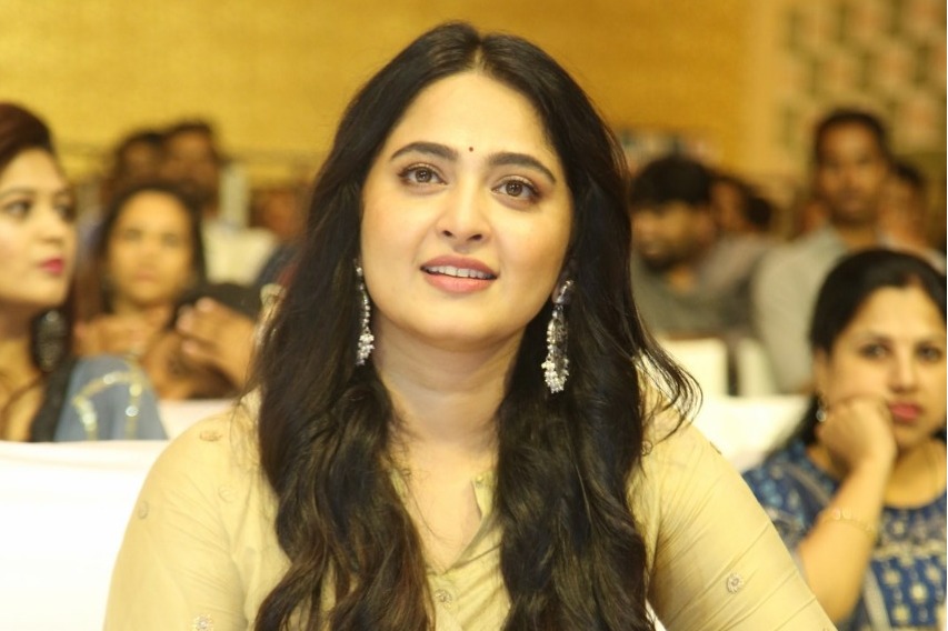 Anushka Shetty thrashes rumours on her alleged wedding with a director
