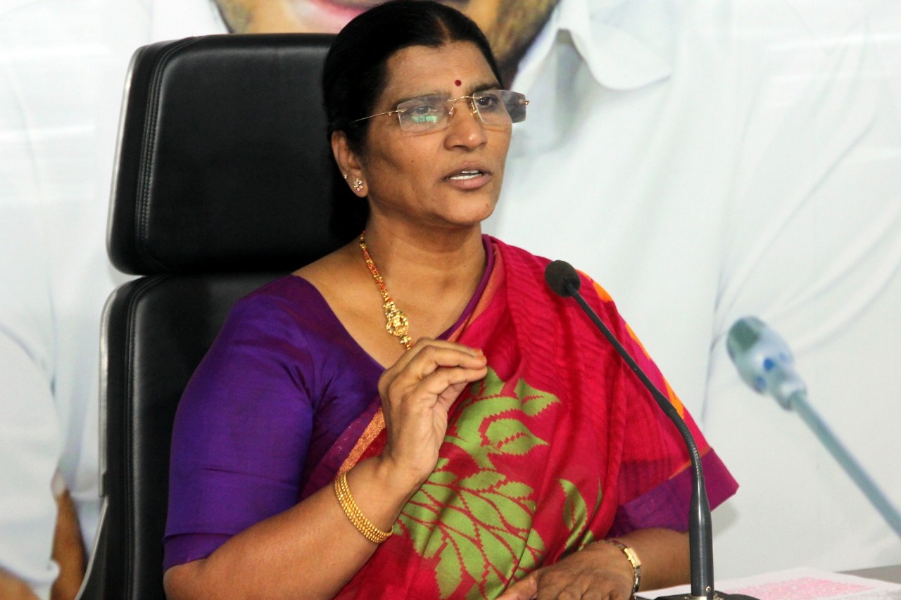 Lakshmi Parvathi alleges TDP supremo Chandrababu over bc reservations issue