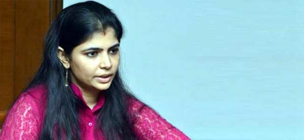 Chinmayi Reacts after Radharavi Comments