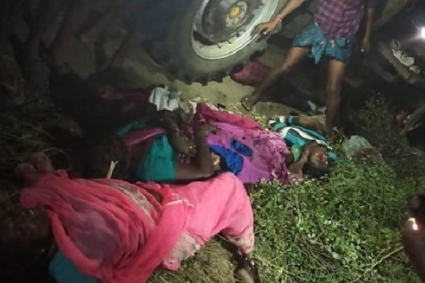 10 died in Prakasam District road accident