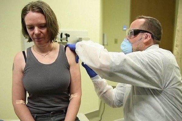 Coronavirus vaccine test underway as US volunteer gets first shot