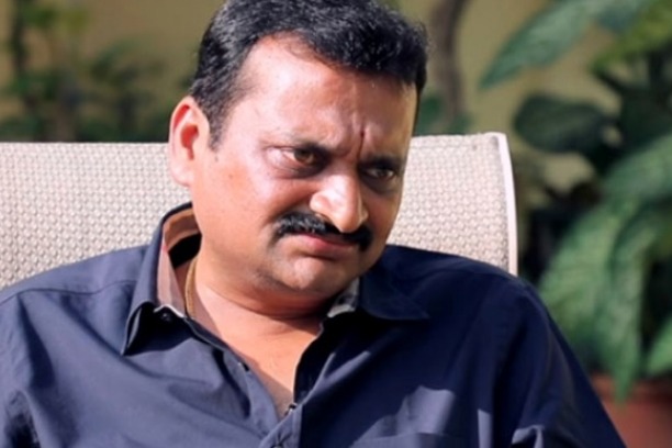 Film producer Bandla Ganesh praises CM Kcr