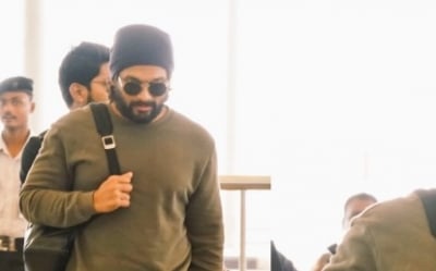 Allu Arjun with stylish look spotted in airport