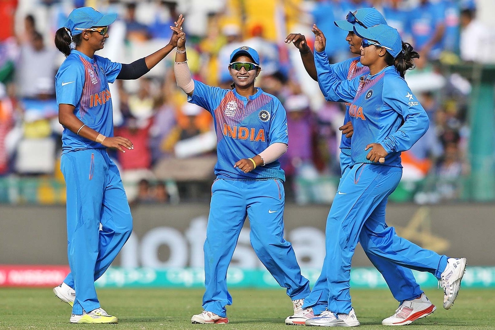 India beets srilanka in world women t20 cricket
