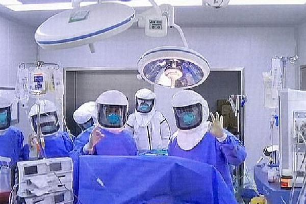 Worlds first COVID 19 patient gets lung transplant in China