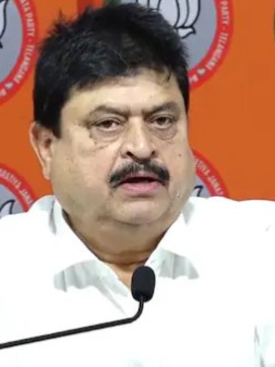 తెలంగాణలో ఓటర్ల జాబితా సవరణపై రాజకీయ రగడ.. బీజేపీ రాష్ట్ర అధ్యక్షుడు ఫైర్!