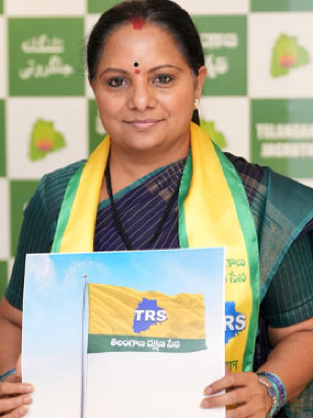 కవిత కొత్త పార్టీకి పేరు చిక్కులు.. ‘టీఆర్ఎస్’పై ముప్పేట దాడి