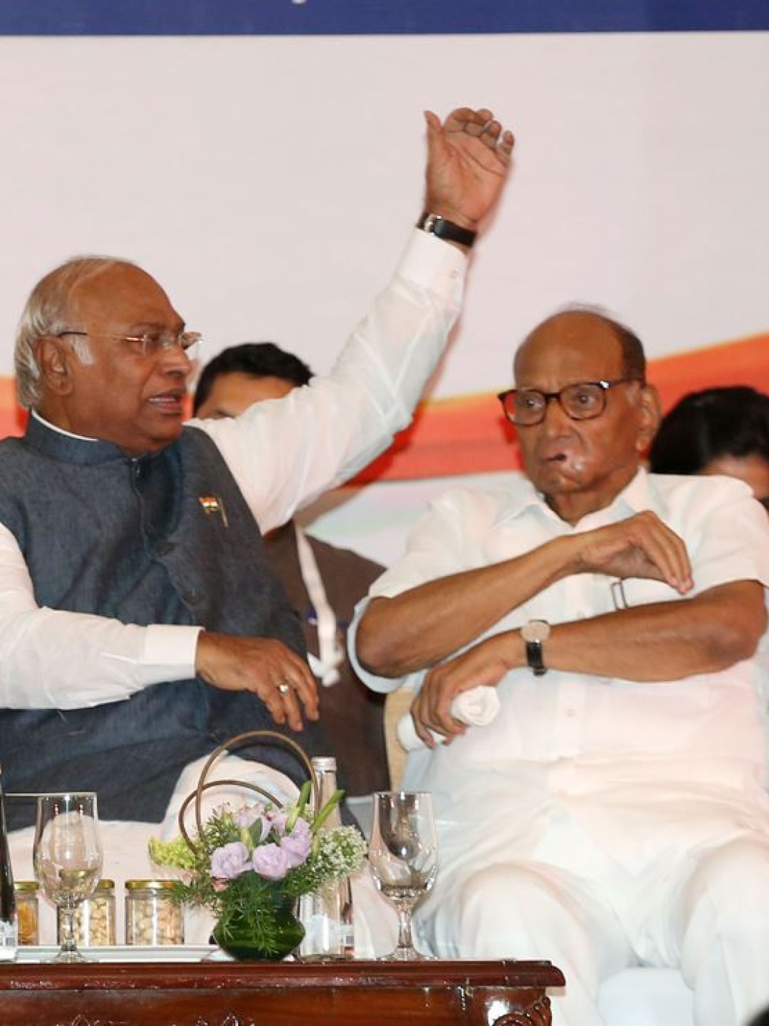 ‘అఖండ’ కాంగ్రెస్‌ దిశగా అడుగులు? ఆ పార్టీలు విలీనం కానున్నాయా?