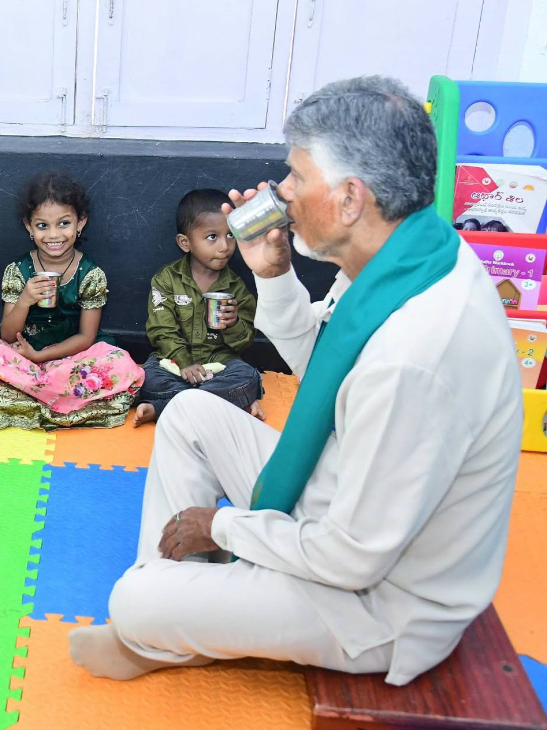 చిన్నారులతో కలిసి రాగి జావ తాగిన సీఎం చంద్రబాబు.. ఫొటోలు ఇవిగో!