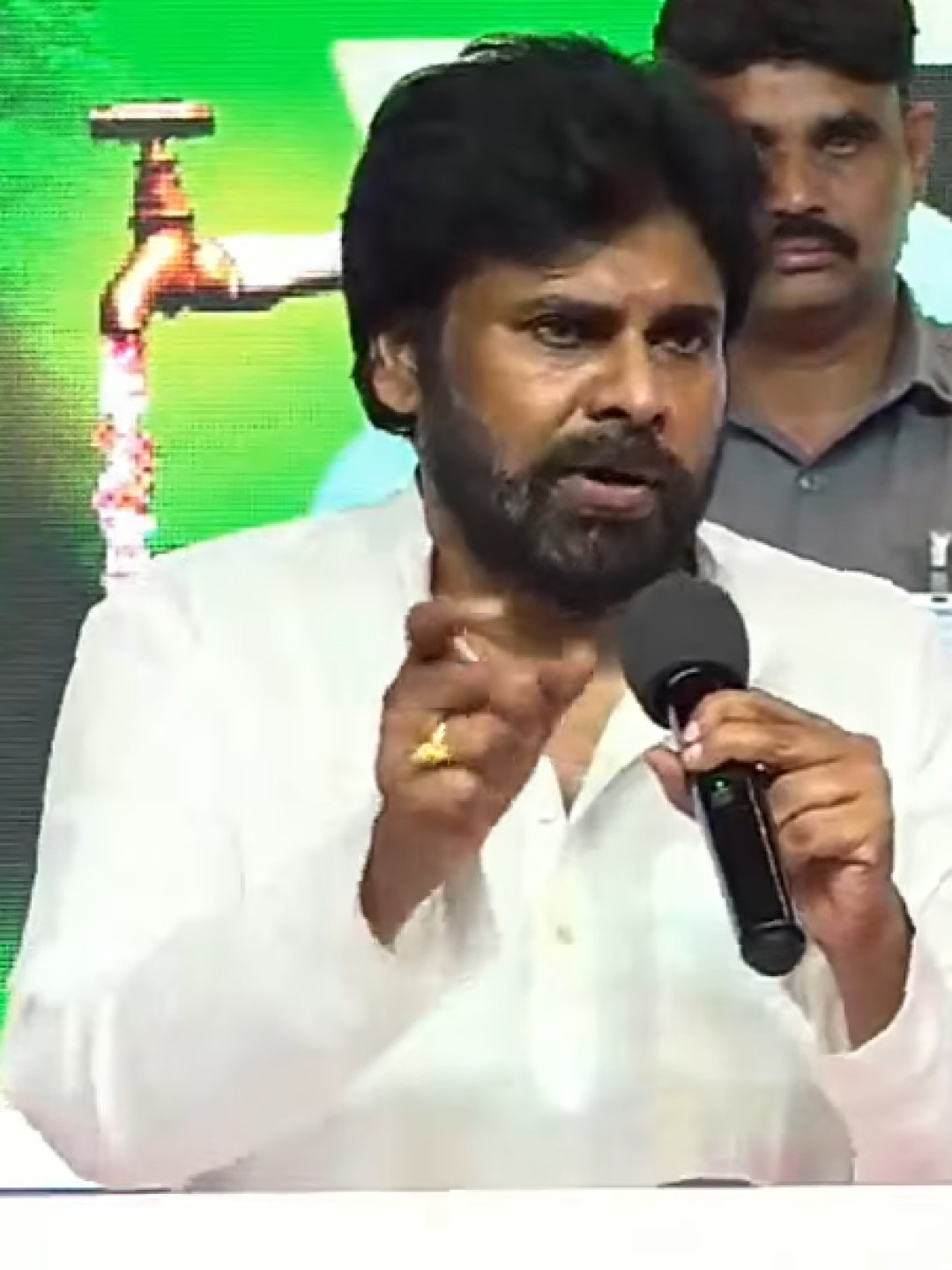 క్రిమినల్స్‌కు కులం లేదు.. వైసీపీ గూండాలను తొక్కి నార తీస్తా: పవన్ కల్యాణ్ స్ట్రాంగ్ వార్నింగ్