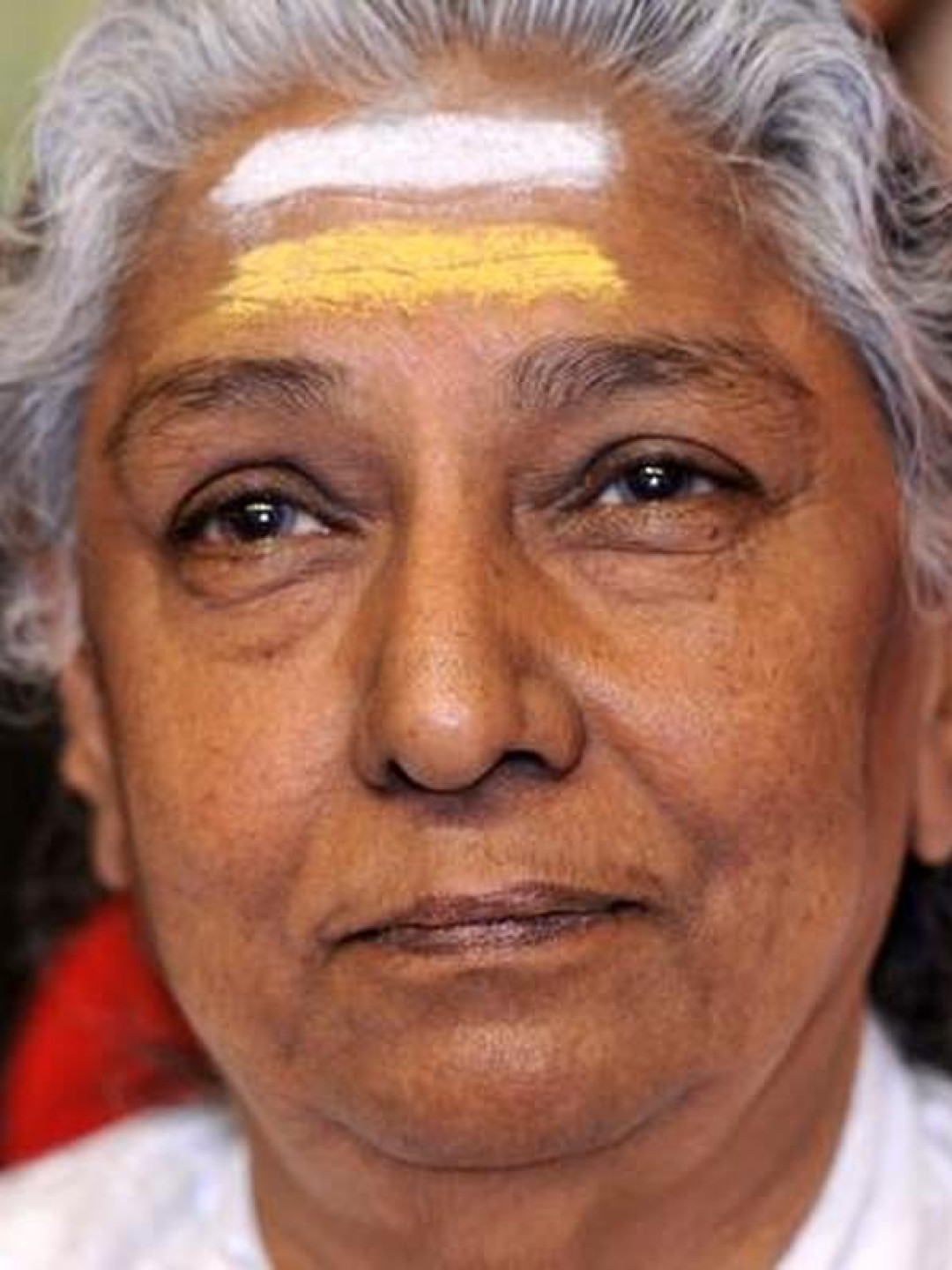 మధుర గాయని ఎస్.జానకి గుండెపోటుతో కన్నుమూత