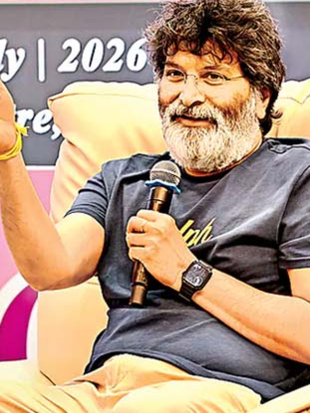 యుద్ధాల వెనుక వ్యాపారమే: దర్శకుడు త్రివిక్రమ్ శ్రీనివాస్
