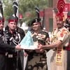 India and Pakistan soldiers shares sweets 