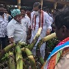 CBI former JD Lakshminarayana visits Ravulapalem market yard