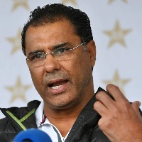 Pakistan Waqar Younis Apologizes For His Comments