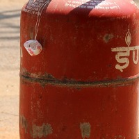  hike in commercial gas cylinders rate