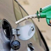 Center decreases duty on petrol and diesel