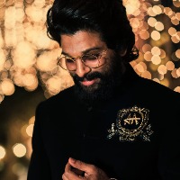 Allu Arjun looks dazzling in Manish Malhotra designed custom made classic suit