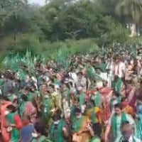 farmers continue padayatra