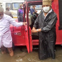 Heavy rain lashes Chennai city
