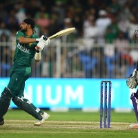 Shoaib Malik lightening innings steered Pakistan towards huge total