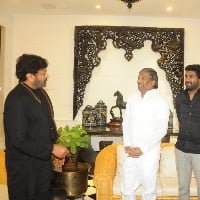 Padmarao met Megastar Chiranjeevi and invites to his daughter wedding