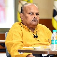 Yanamala Ramakrishnudu criticizes YS Jagan