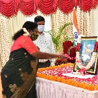 Governor Tamilisai pays rich tributes to Bhagwan Birsa Munda